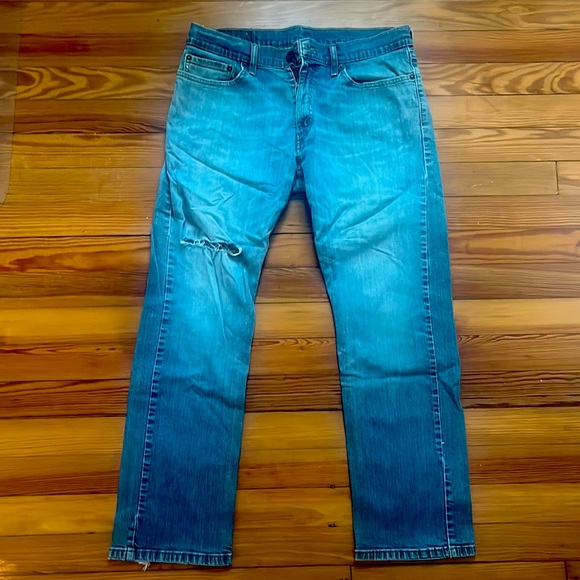 Levi Strauss & Co. 514 Denim Jeans 34x30 with Right Knee Tear - Picture 1 of 3